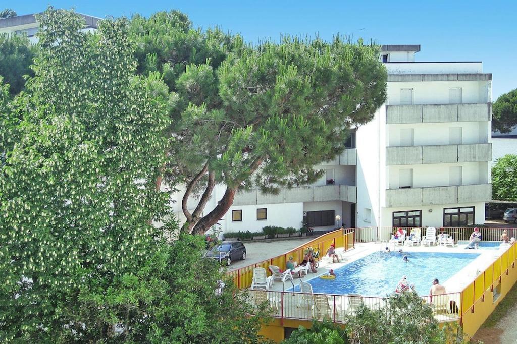 Apartment In Rosolina Mare With A Shared Pool エクステリア 写真