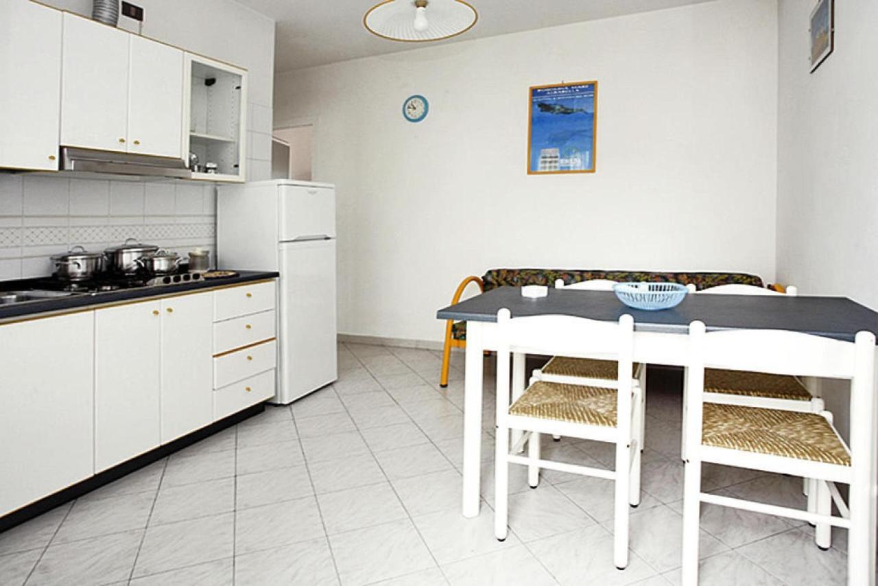Apartment In Rosolina Mare With A Shared Pool エクステリア 写真
